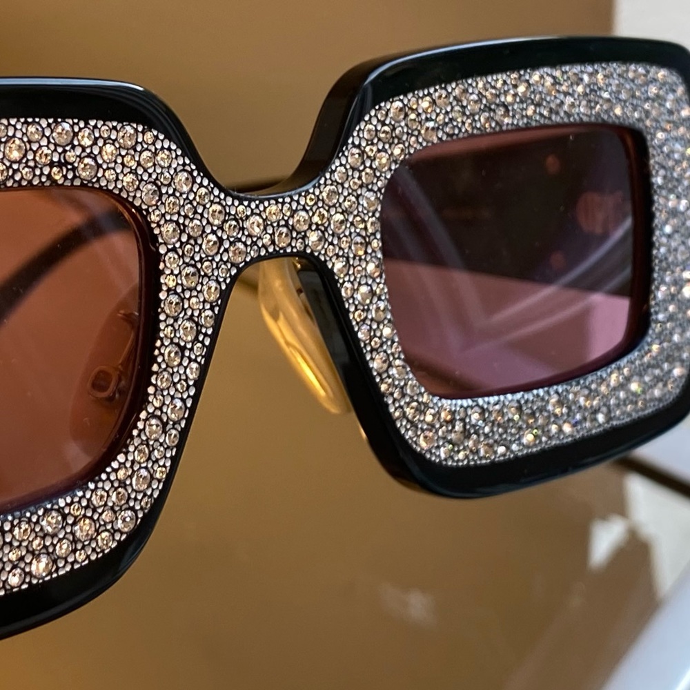 New Gucci Black Embellished Rectangular Frame Sunglasses - Picture 8 of 15
